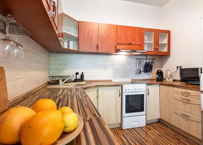 Urbanelegance Escape, Location, Private Parking Apartment Pressburg